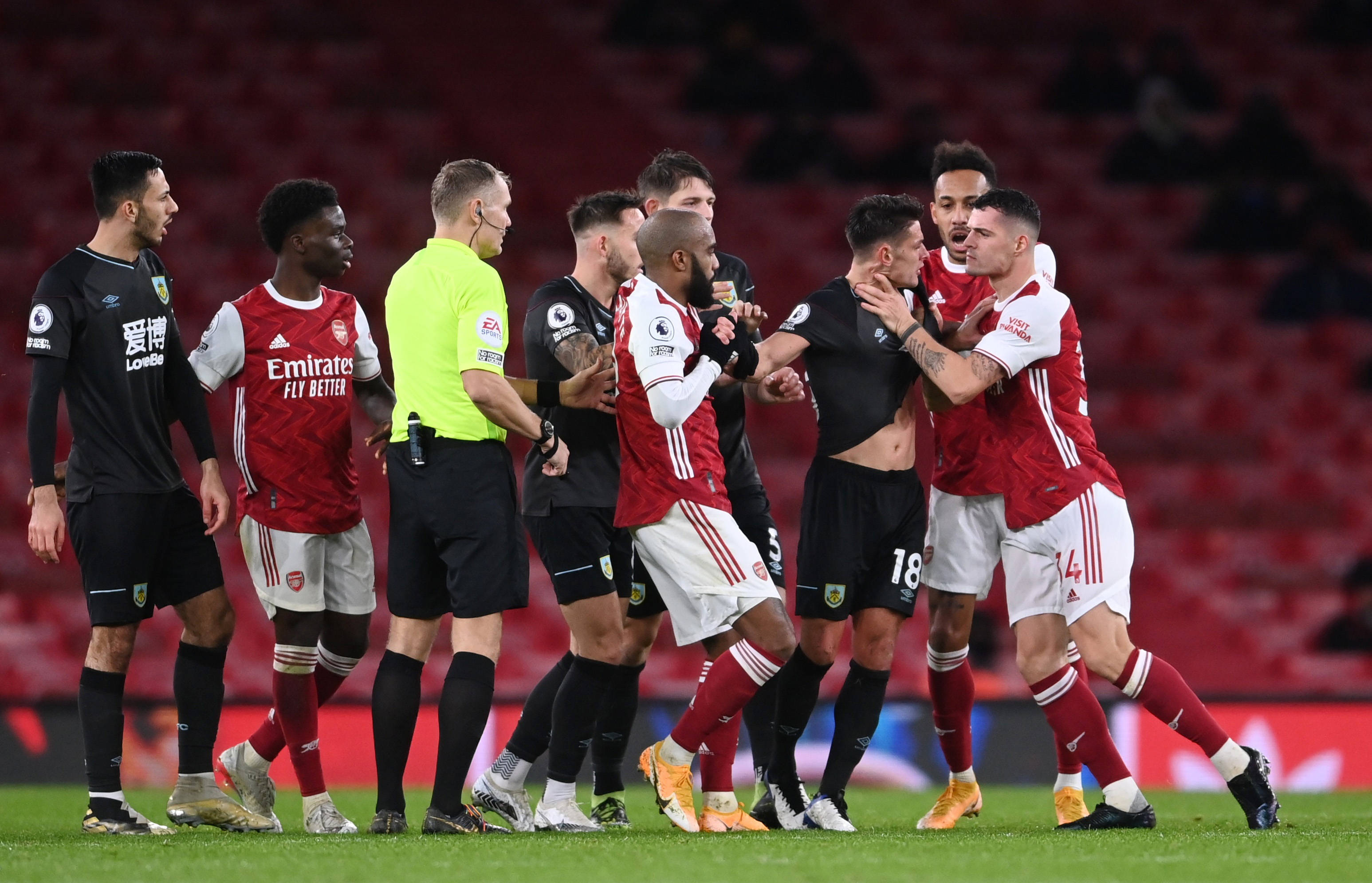 瞄准他并非 瞄准他并非